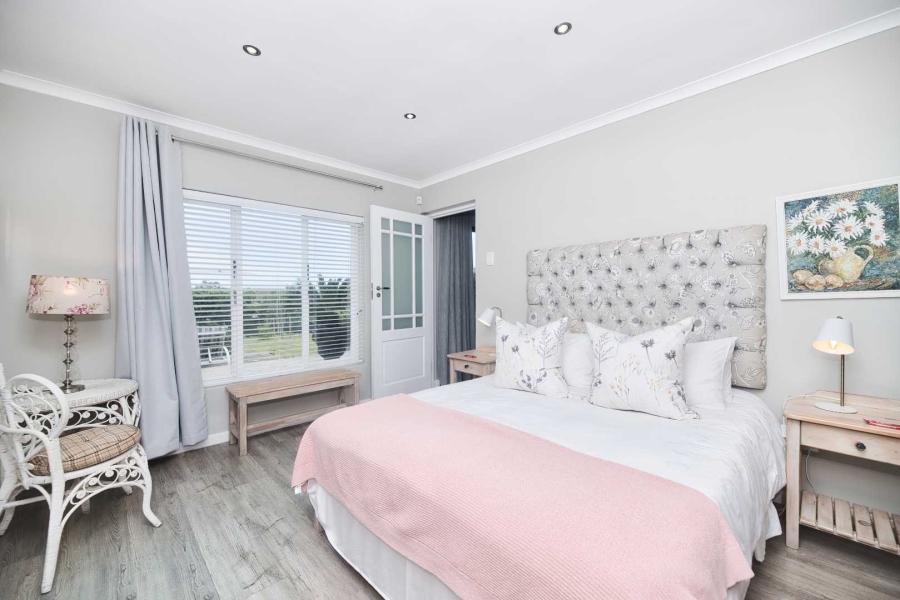 7 Bedroom Property for Sale in Voelklip Western Cape